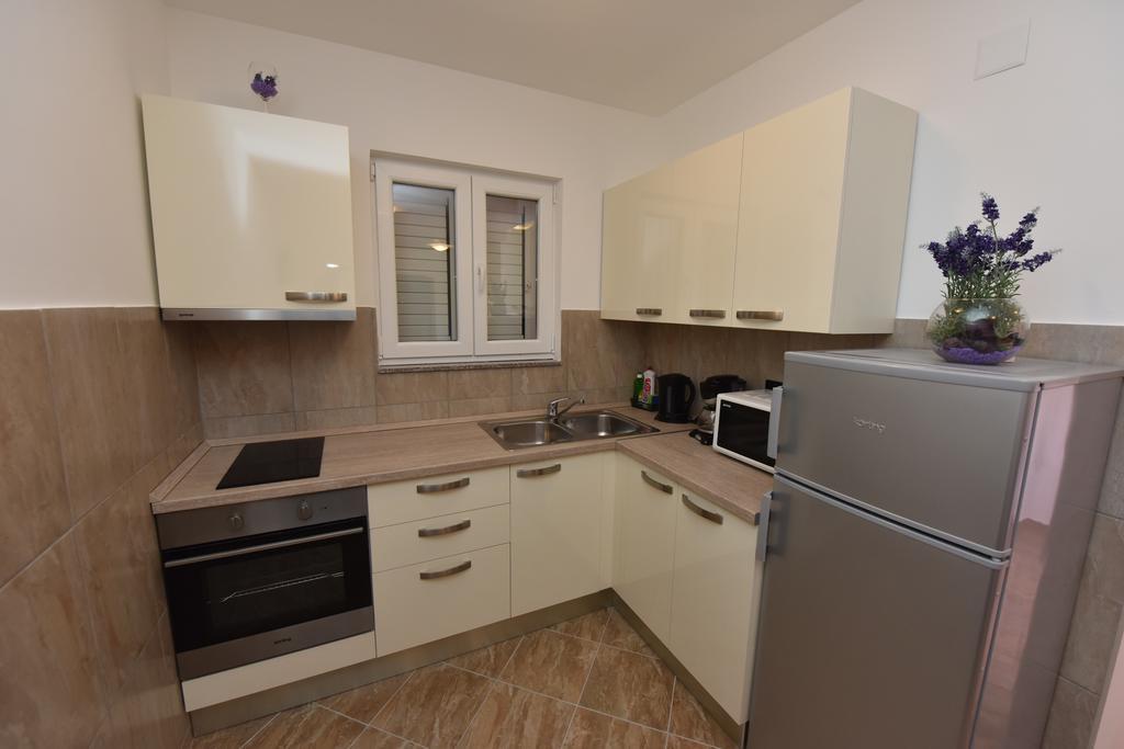 Apartment Bamba Grebastica Bagian luar foto