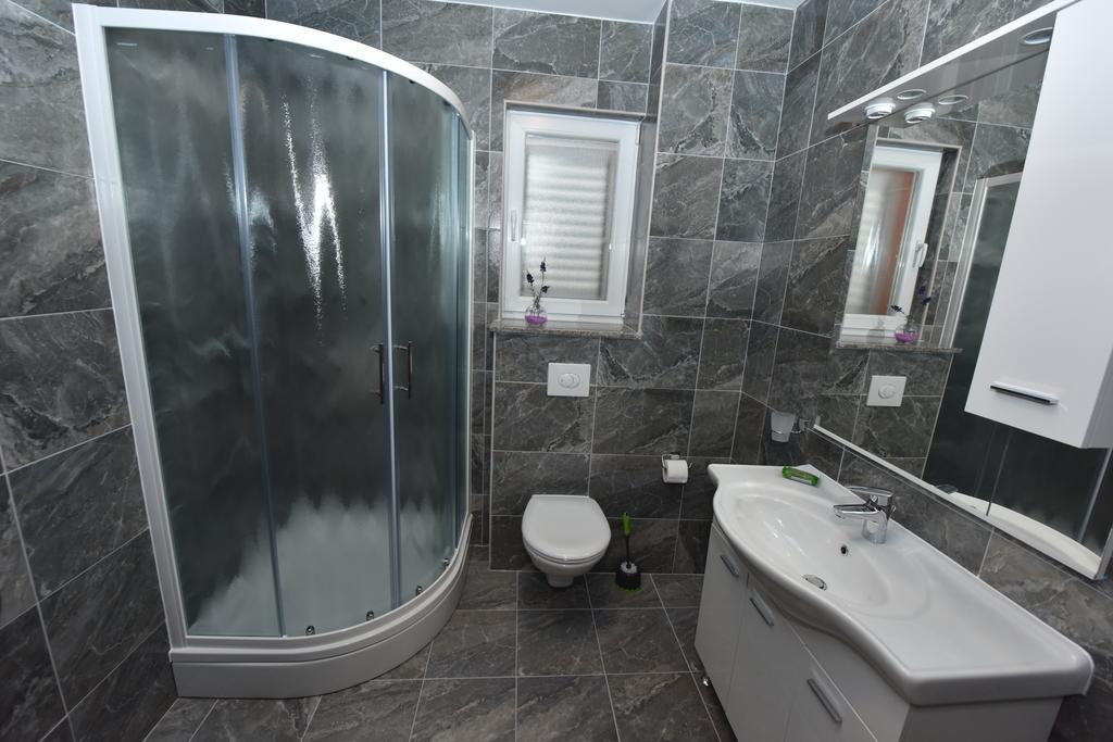 Apartment Bamba Grebastica Bagian luar foto