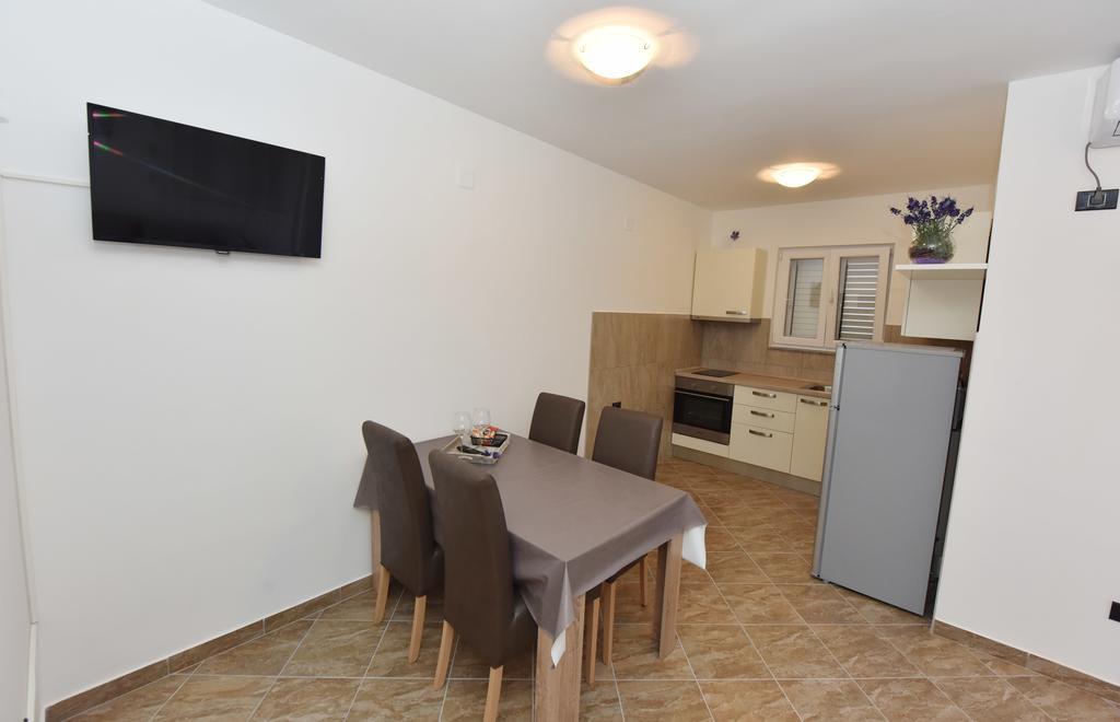 Apartment Bamba Grebastica Bagian luar foto